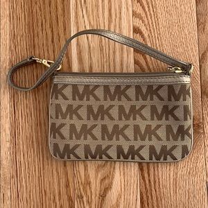 Michael Kors wristlet
